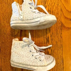 Circo Toddler High Tops Size 5